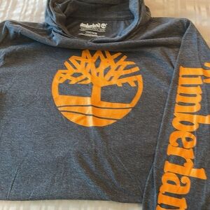 Timberland boys long sleeve hooded t- shirt!  Great fall colors! Size 14